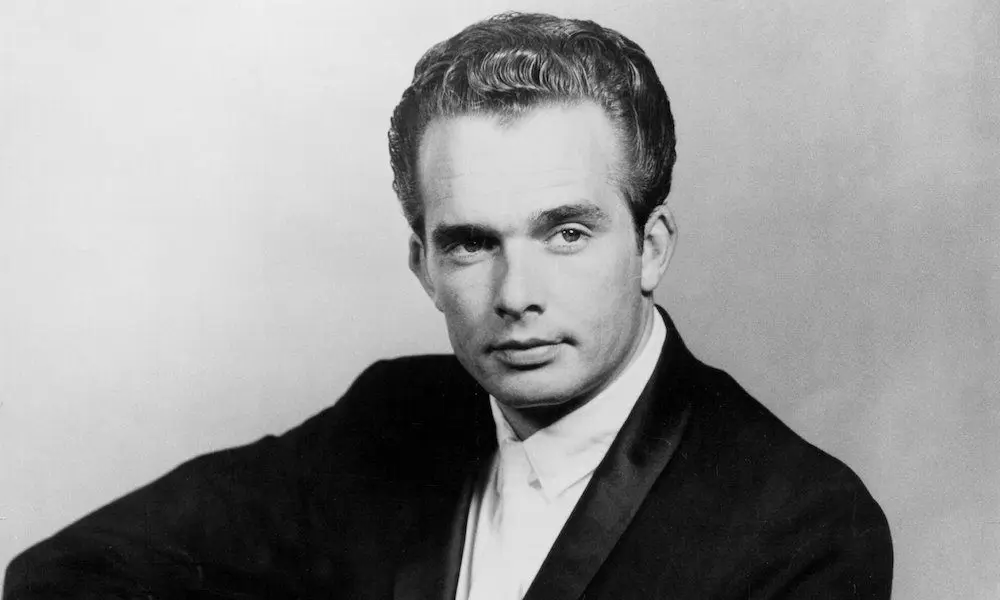 Merle Haggard – I Think I’ll Just Stay Here And Drink
